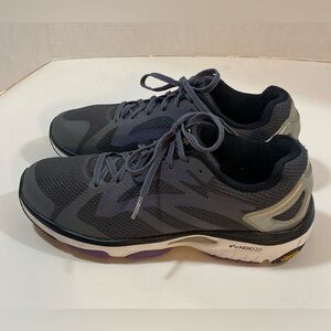 Abeo Skylar Gray & White Athletic Sneaker | 8 1/2 M